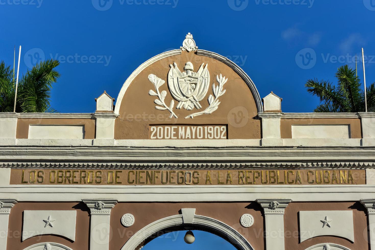 The Arch of Triumph in Jose Marti Park, Cienfuegos, Cuba. The arch is a monument to Cuban independence. photo