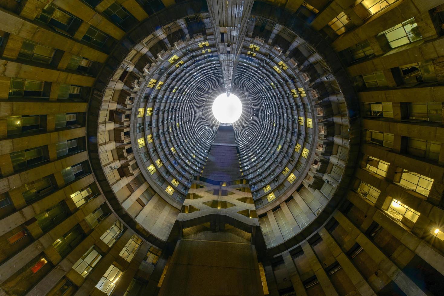 ponte tower - hillbrow, johannesburgo, sudáfrica, 2021 foto