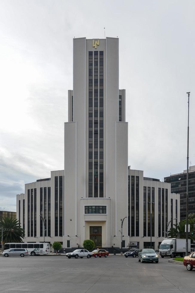 Ciudad de México, México - 6 de julio de 2013 - edificio de la lotería nacional foto