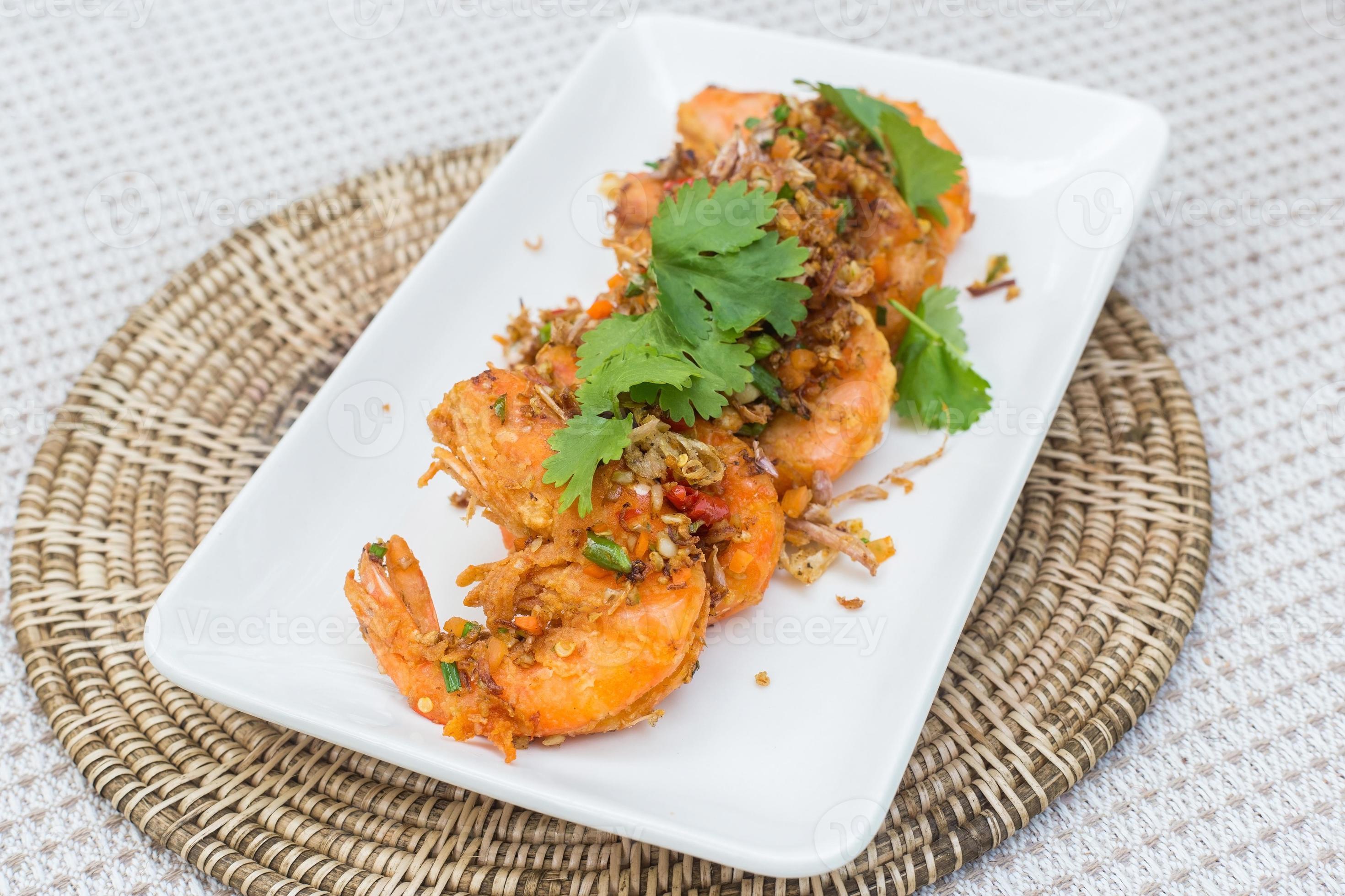 Stir-Fried Prawn with Chili Garlic is a Thai Food. 16653213 Stock Photo