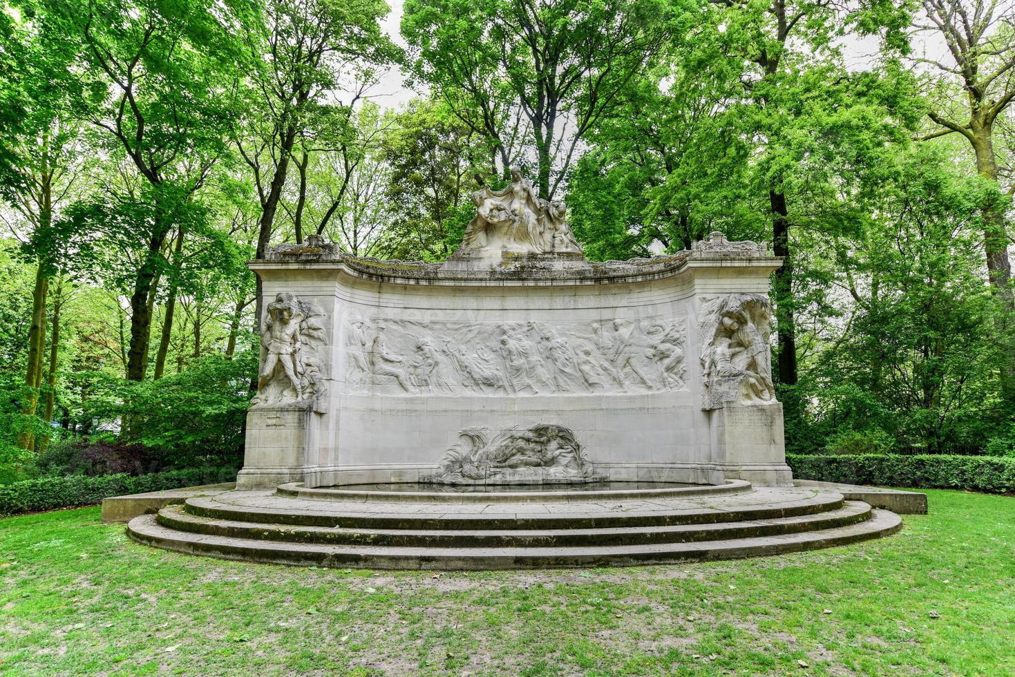 Monument to the Fallen of the Belgian Colonial Effort in Parc du Cinquantenaire in Brussels, Belgium photo