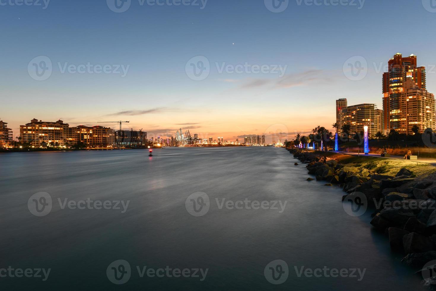 horizonte de la playa de miami - florida foto