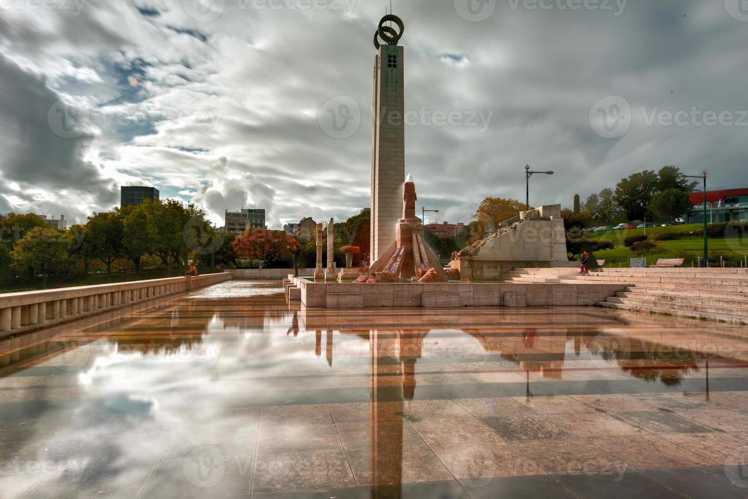 parque eduardo vii llamado así por el británico edward vii, quien visitó la ciudad en 1903 para reafirmar la alianza anglo-portuguesa. es el parque más grande del centro de lisboa, portugal. foto