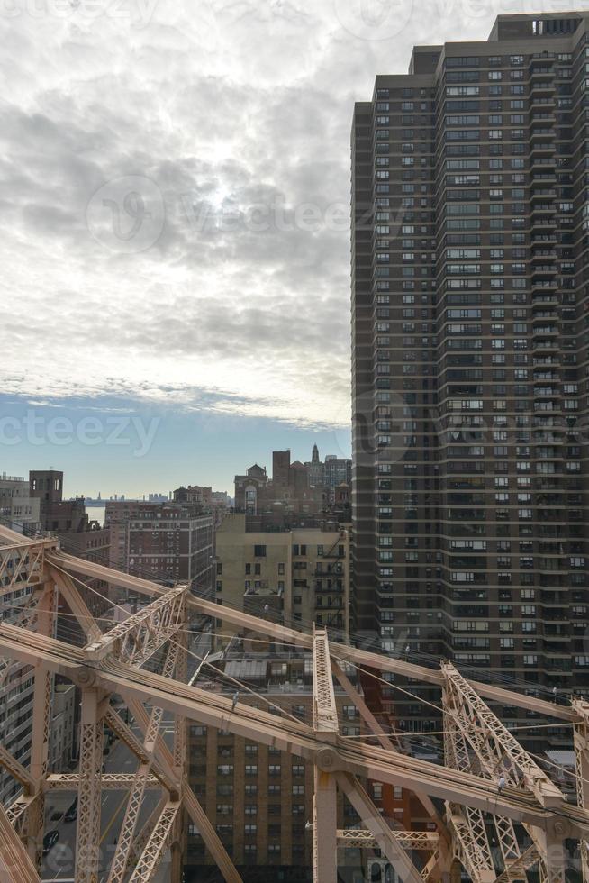 Roosevelt Island and Queensboro Bridge, Manhattan, New York photo