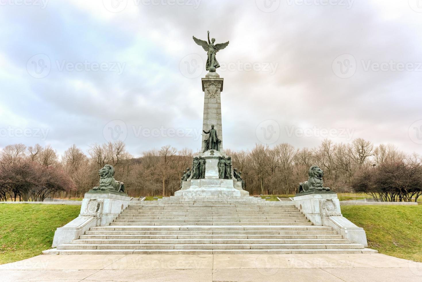 monumento a sir george etienne cartier foto