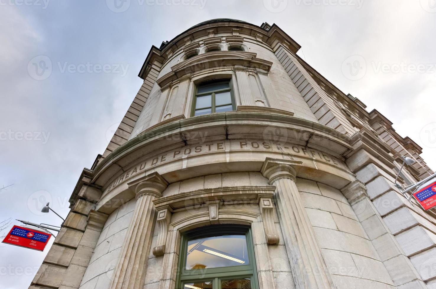 antigua oficina de correos en la ciudad de quebec foto