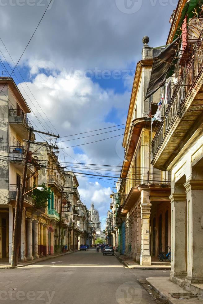 edificio de la capital nacional en la habana, cuba. foto