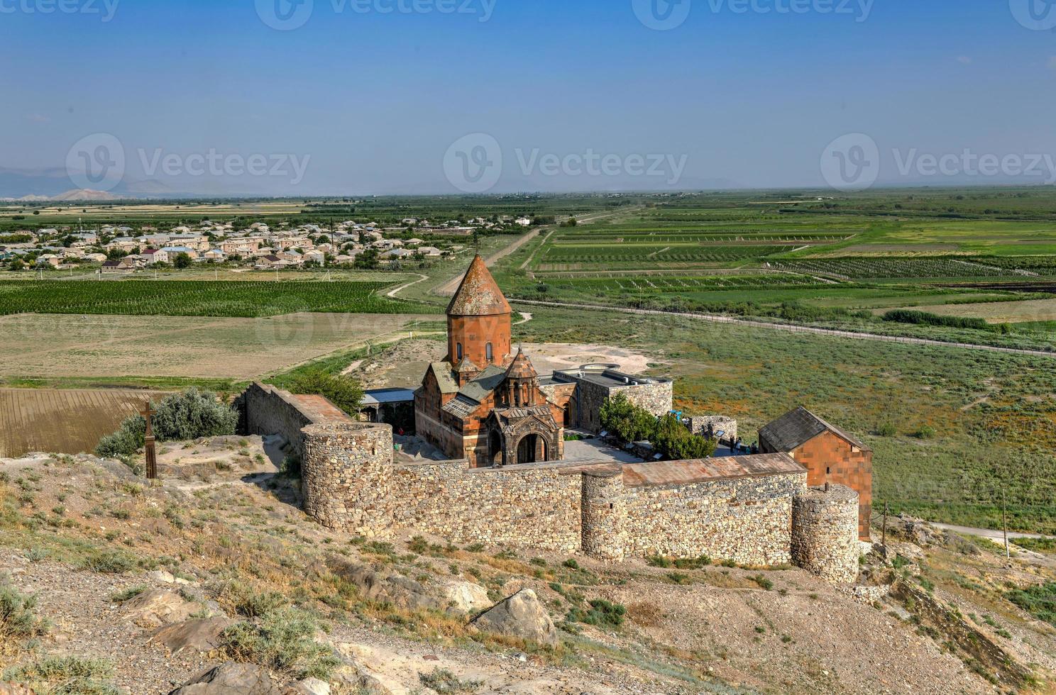 el antiguo monasterio de khor virap en armenia. se encuentra en la llanura de ararat en armenia. foto