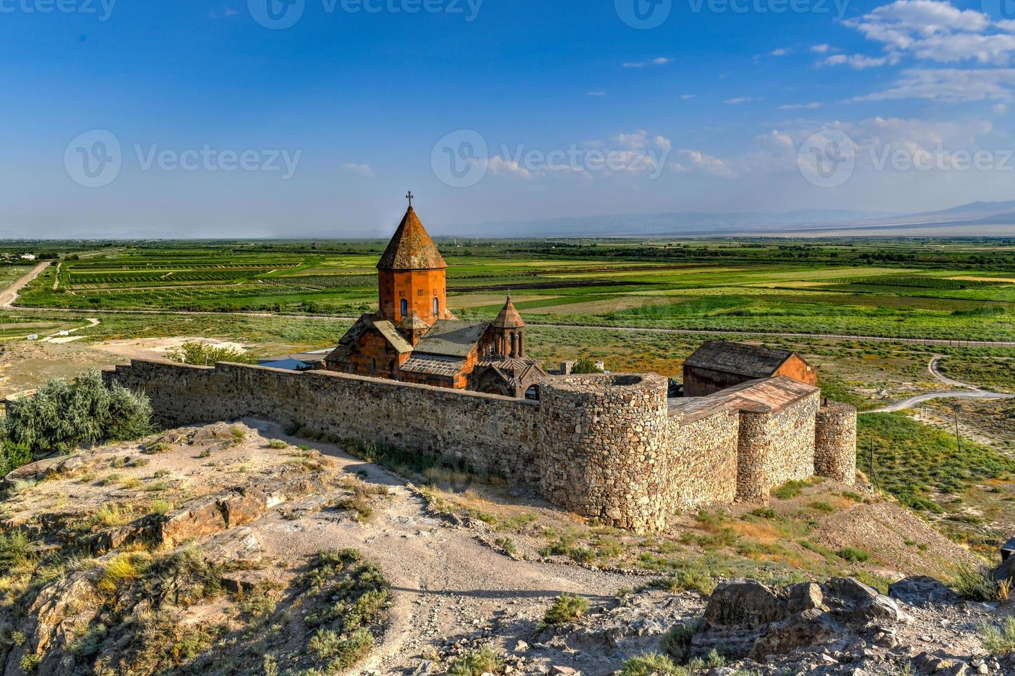 el antiguo monasterio de khor virap en armenia. se encuentra en la llanura de ararat en armenia. foto