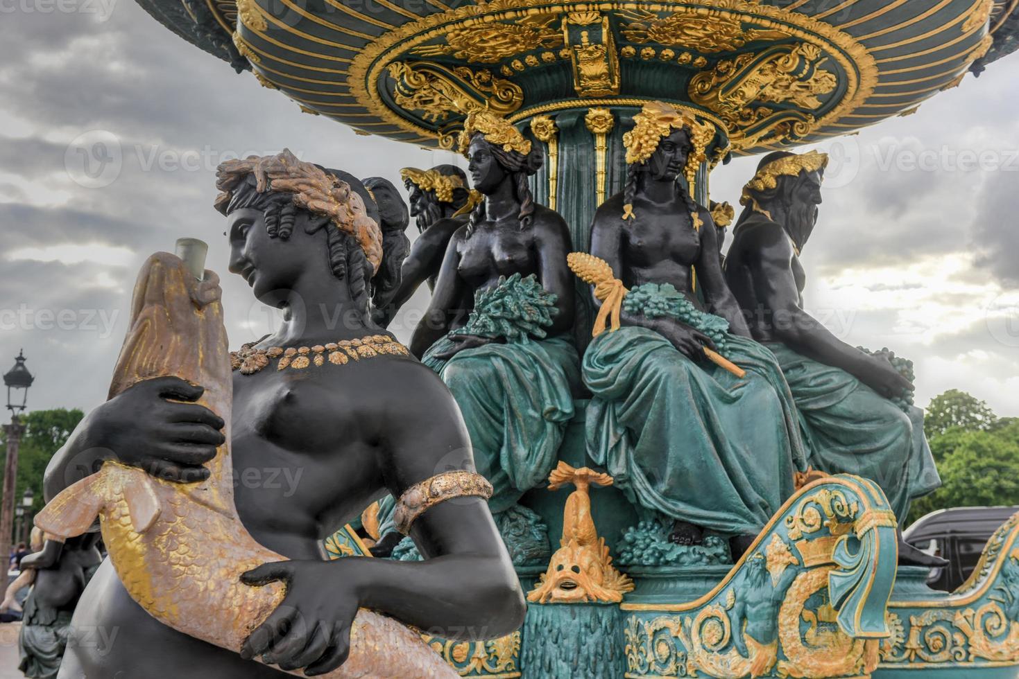 la place de la concorde es una de las principales plazas públicas de parís, francia. foto