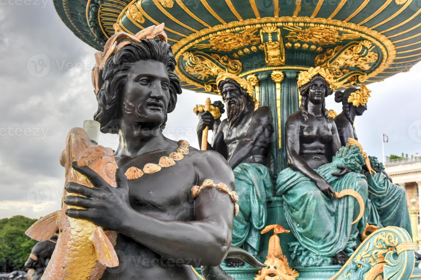 la place de la concorde es una de las principales plazas públicas de parís, francia. foto