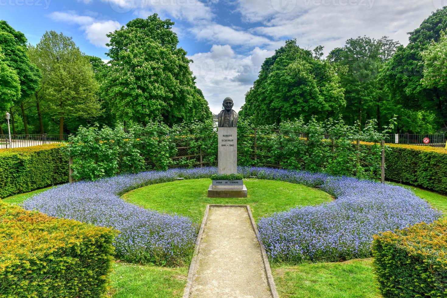 Monument in memory of Robert Schuman in the Parc du Cinquantenaire in Brussels, Belgium. photo
