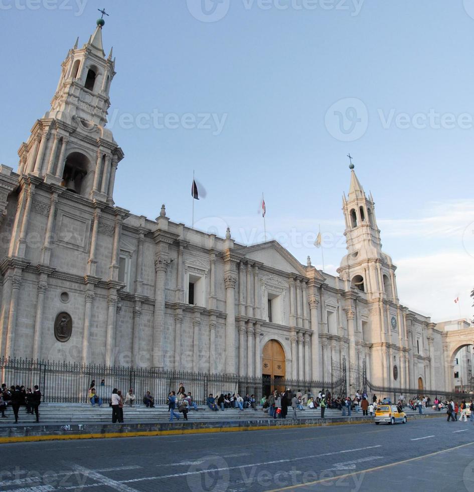 catedral de arequipa y plaza de armas, perú foto