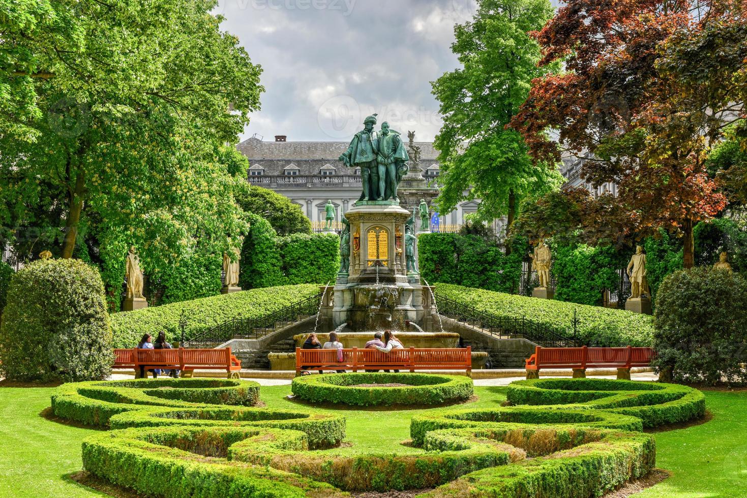 parque place du petit sablon en bruselas, bélgica foto
