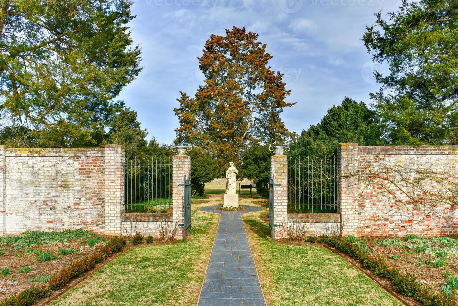 Chatham Manor, a Georgian-style home completed in 1771 on the Rappahannock River in Stafford County, Virginia, opposite Fredericksburg. photo