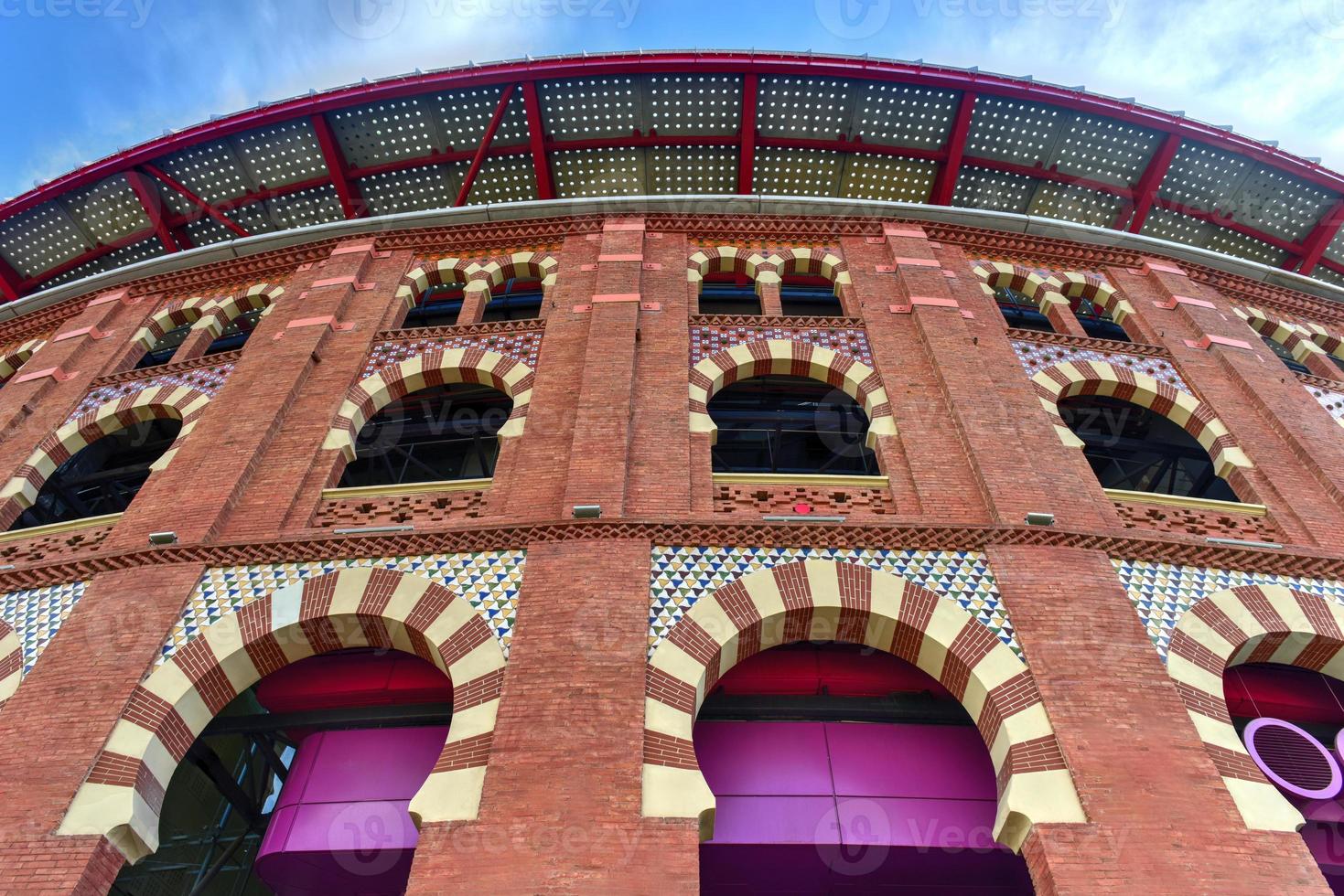 arenas de barcelona, la antigua plaza de toros de las arenas que era una plaza de toros en barcelona, españa. foto