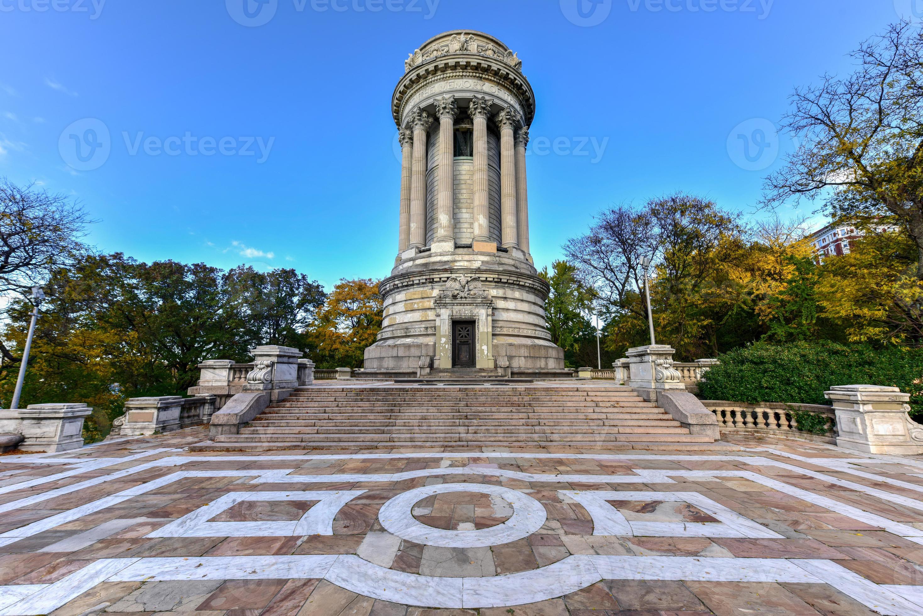The Soldiers' and Sailors' Memorial Monument in Riverside