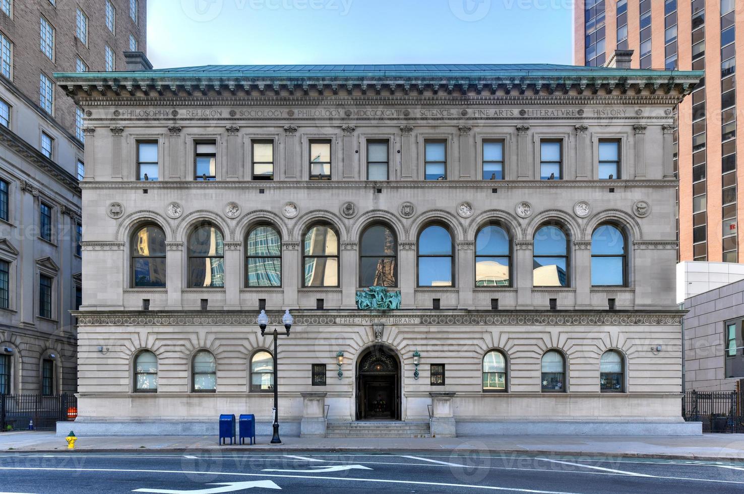 Biblioteca pública de Newark, sucursal principal. una maravilla arquitectónica, el edificio, diseñado por rankin y kellogg, fue influenciado por el palazzo strozzi del siglo XV en florencia, italia. foto