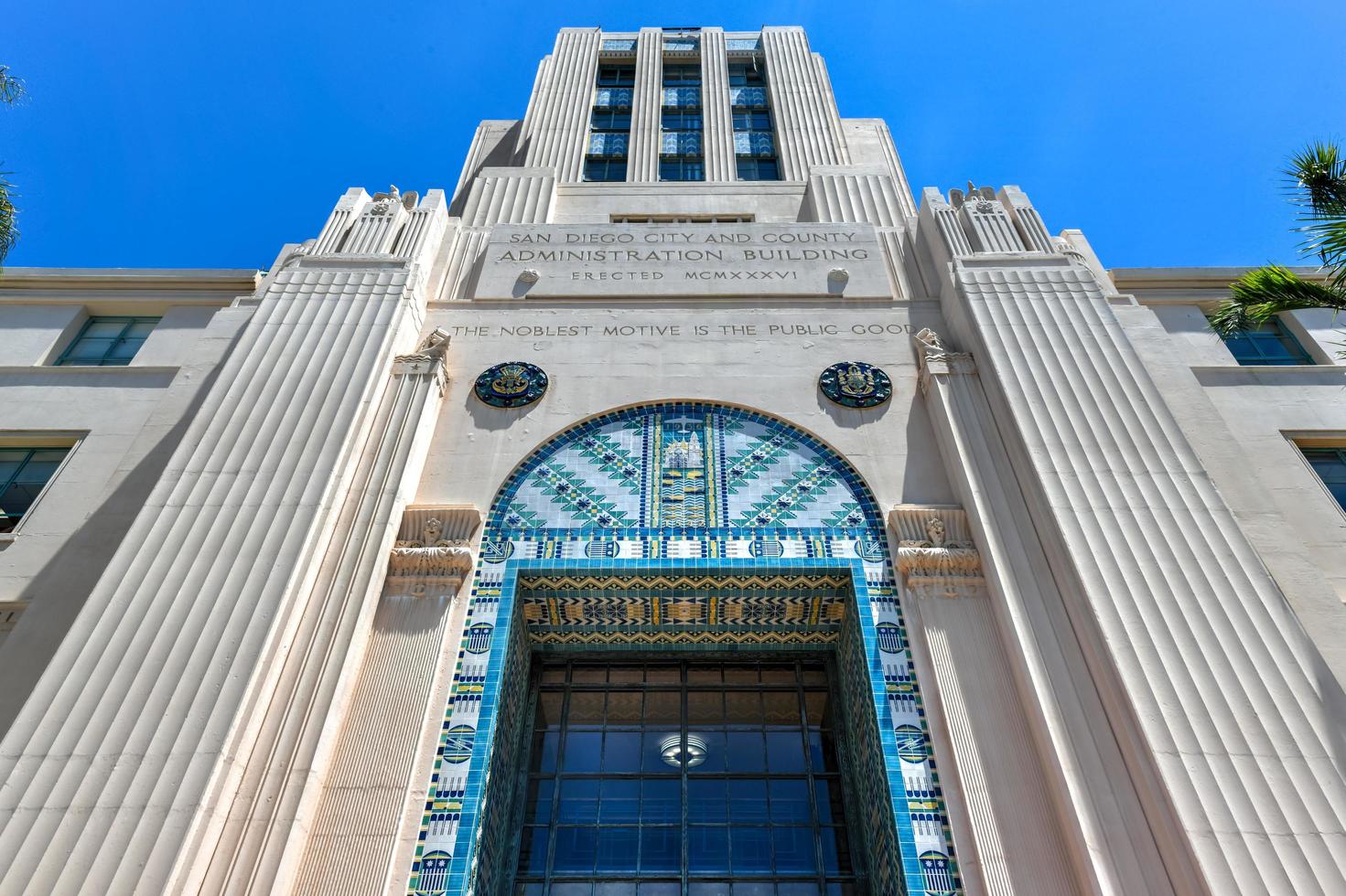 edificio de administración del condado y san diego y oficina del secretario del condado de san diego en el parque frente al mar, 2022 foto