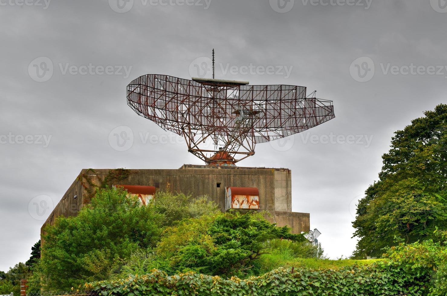 Camp Hero State Park y la instalación de radar ambiental terrestre semiautomática, ahora fuera de servicio en Montauk, Long Island. foto