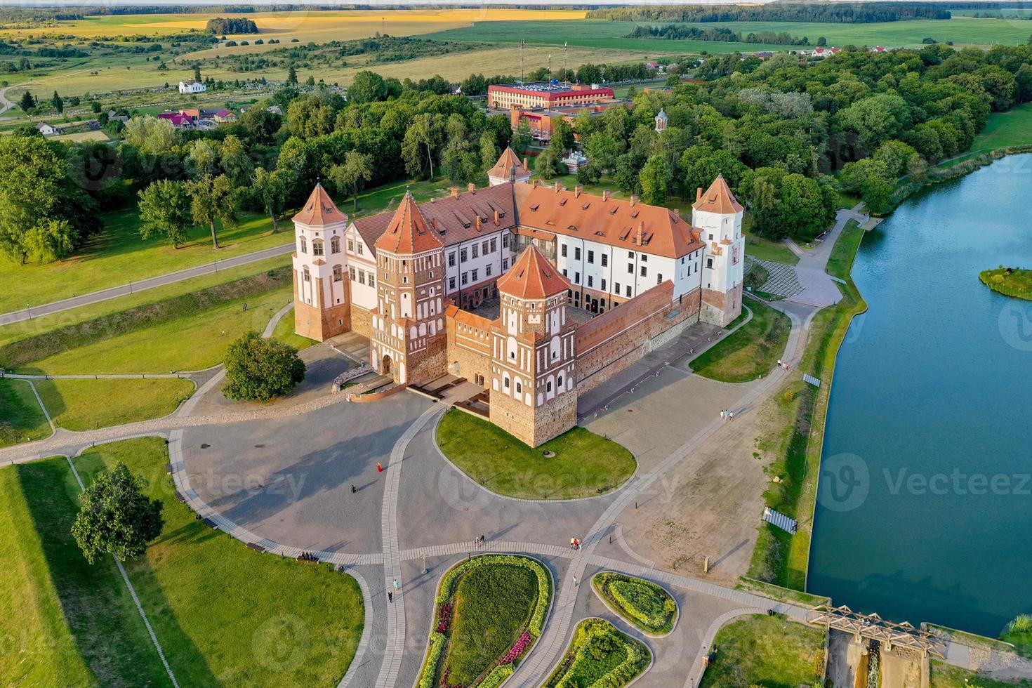 complejo del castillo mir en bielorrusia foto