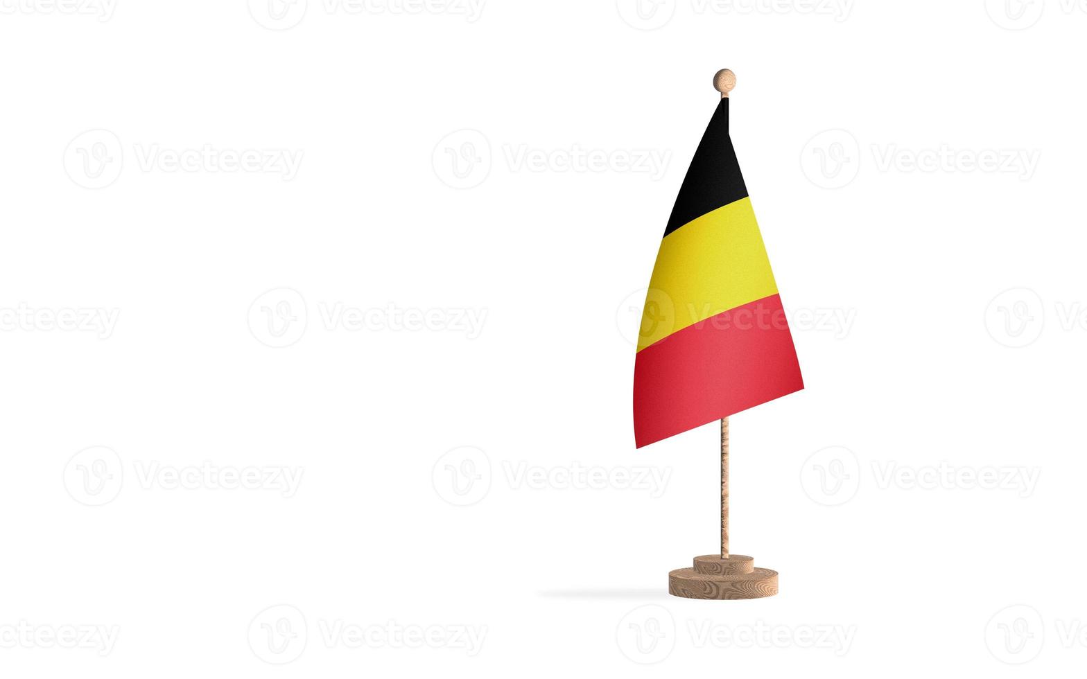 Asta de bandera de Bélgica con imagen de fondo de espacio en blanco foto