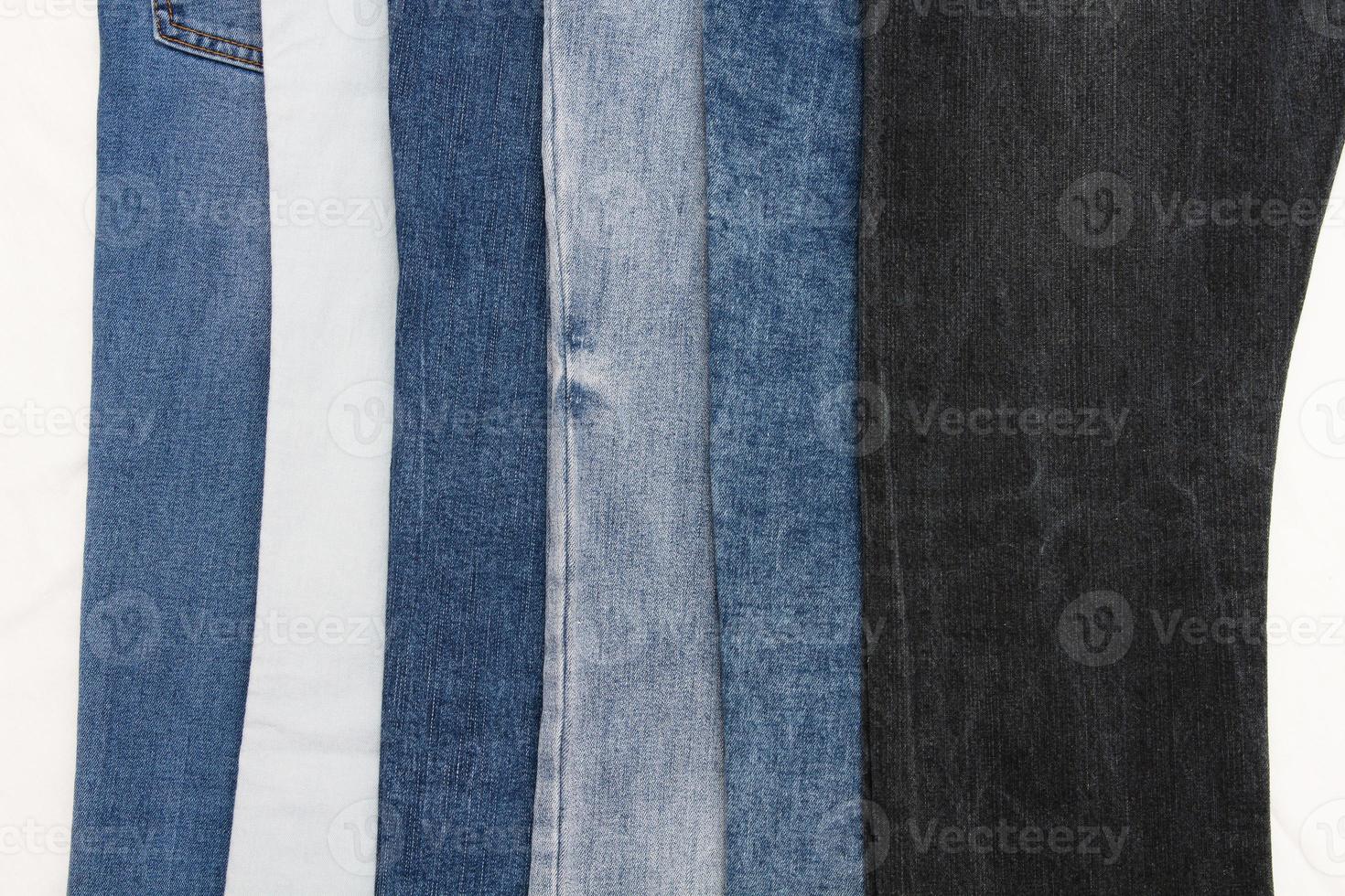 conjunto de jeans de mezclilla de cerca foto