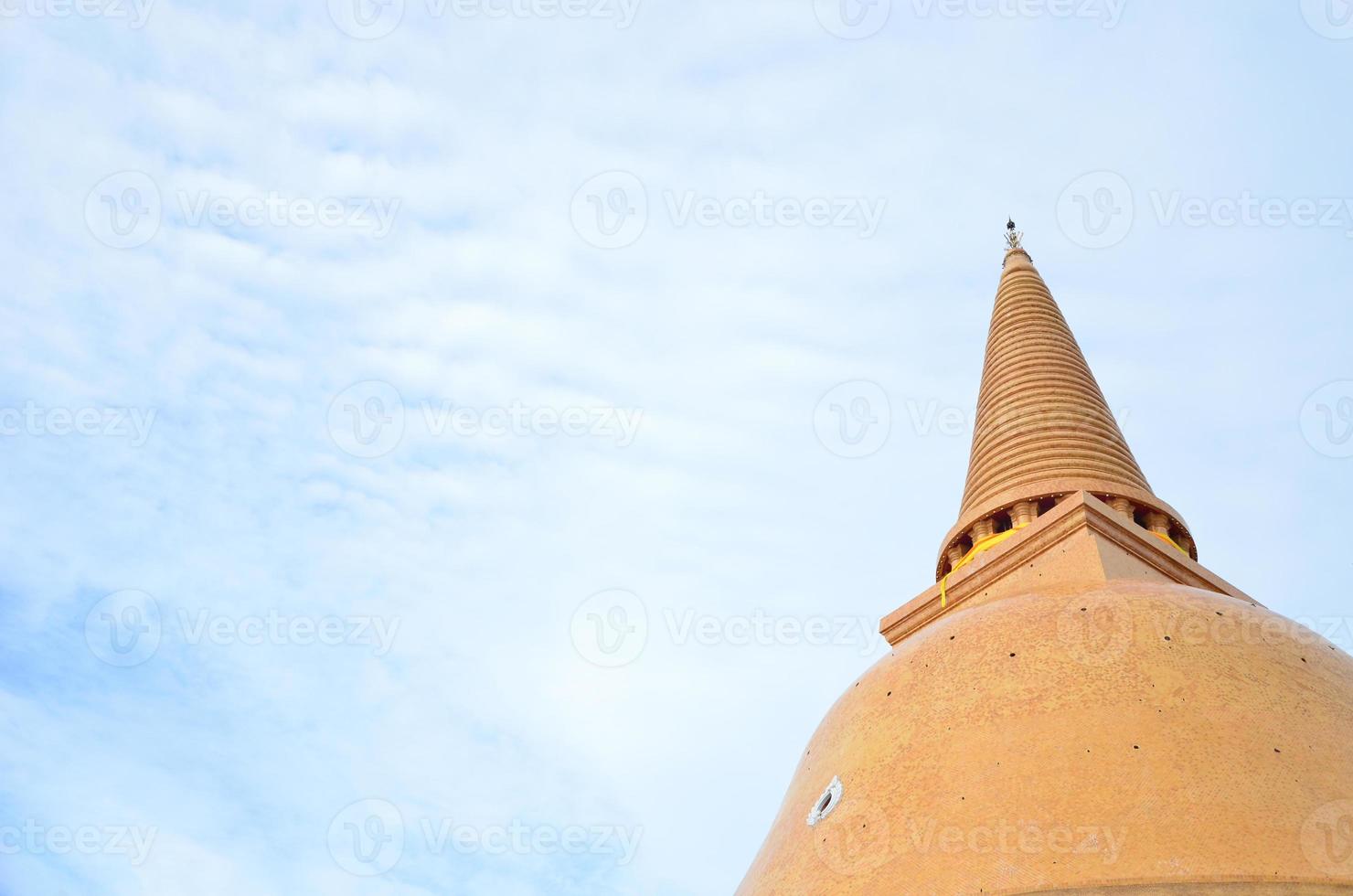 Sacred temple, Nakhon Pratom photo
