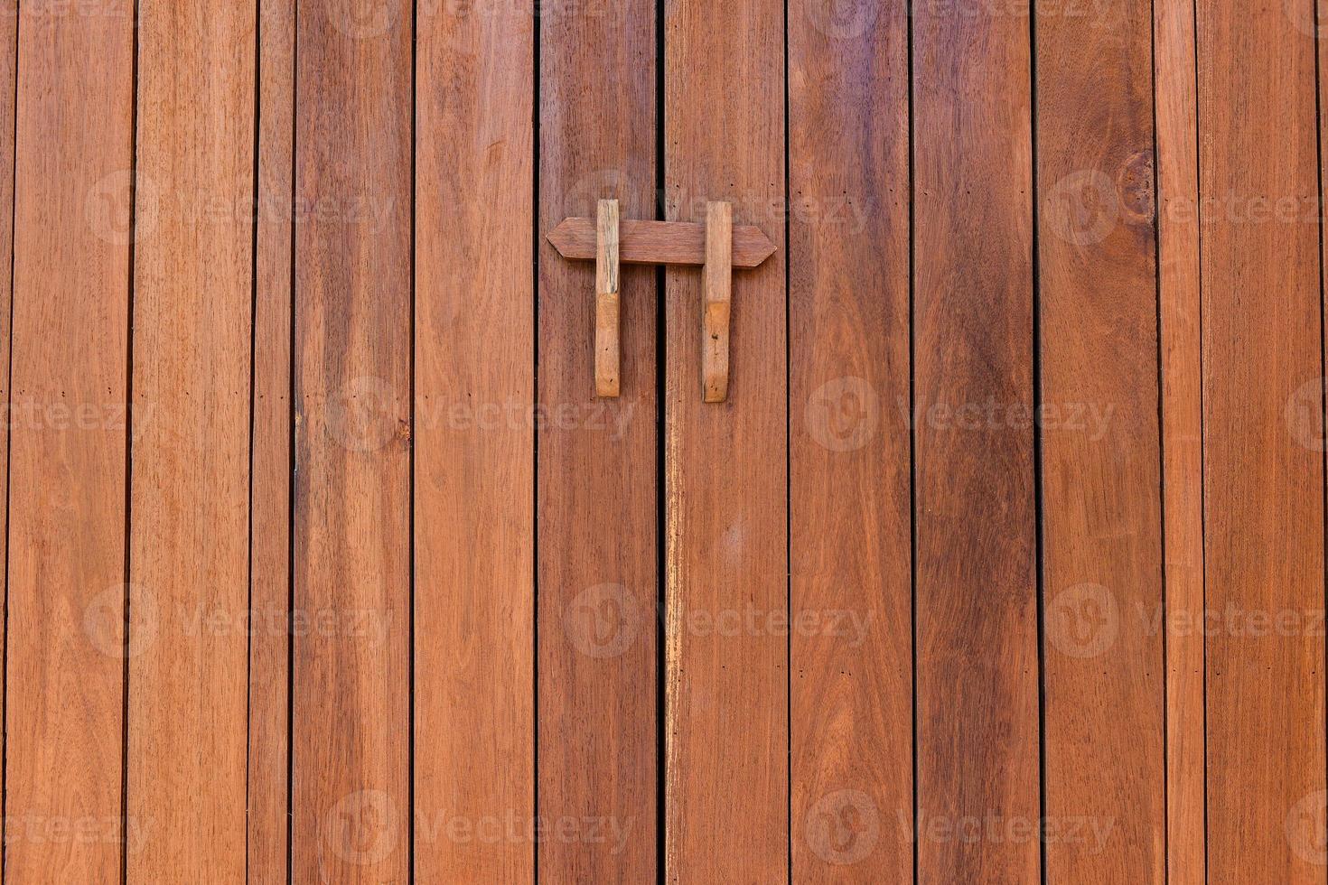 la textura de la madera y la cerradura foto