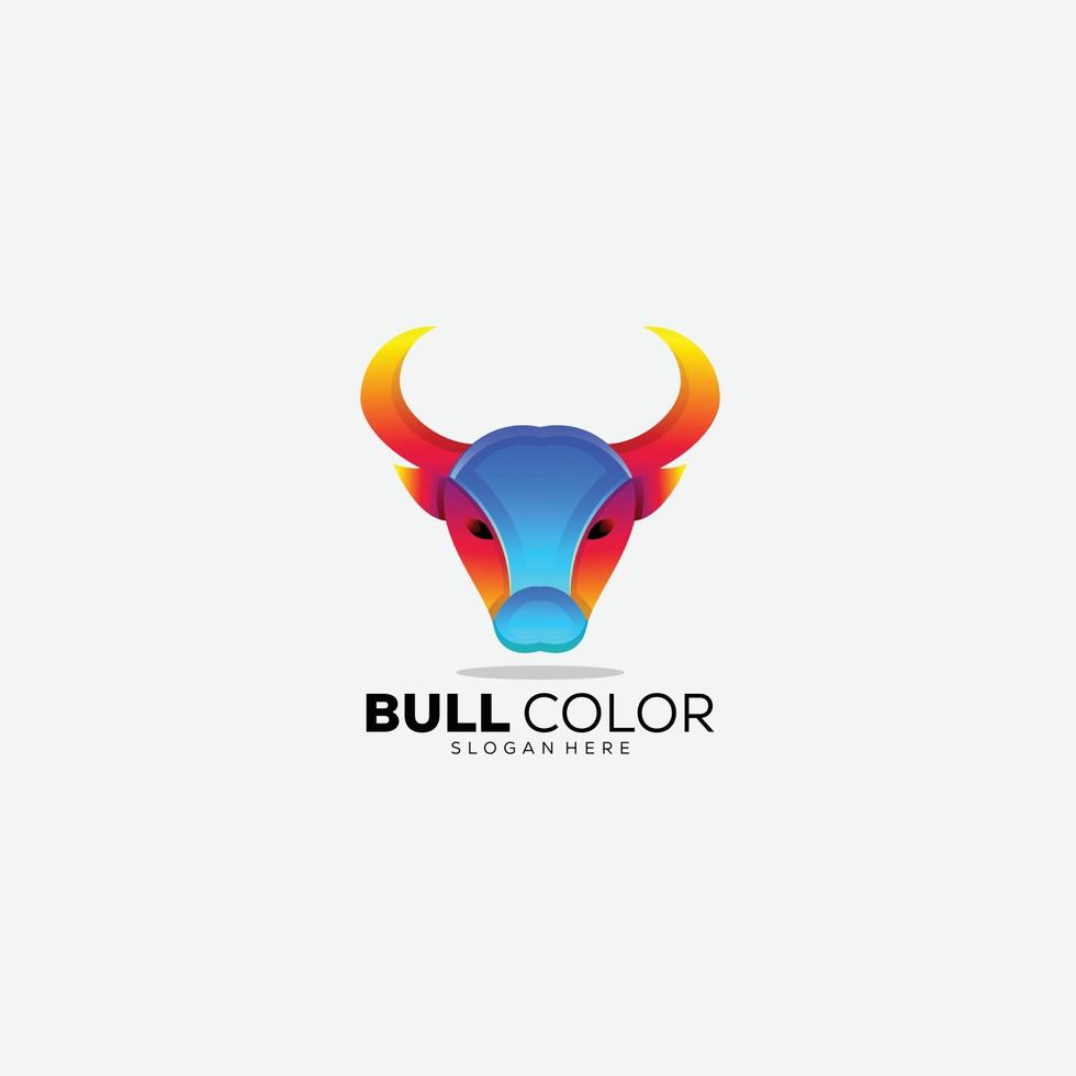 Ilustración de vector de color degradado de logotipo de cabeza de toro