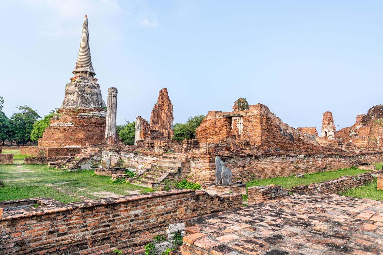 Wat Phra Mahathat temple photo