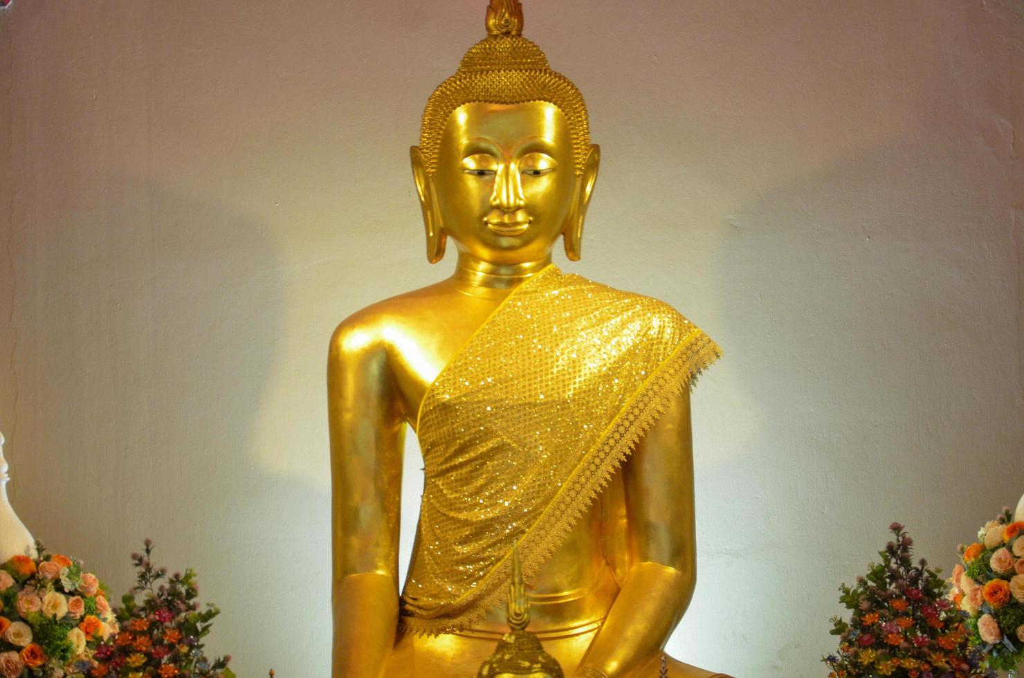 Golden Buddha statues at The golden mount temple, Thailand's major tourist attraction, are popular with foreign tourists. photo