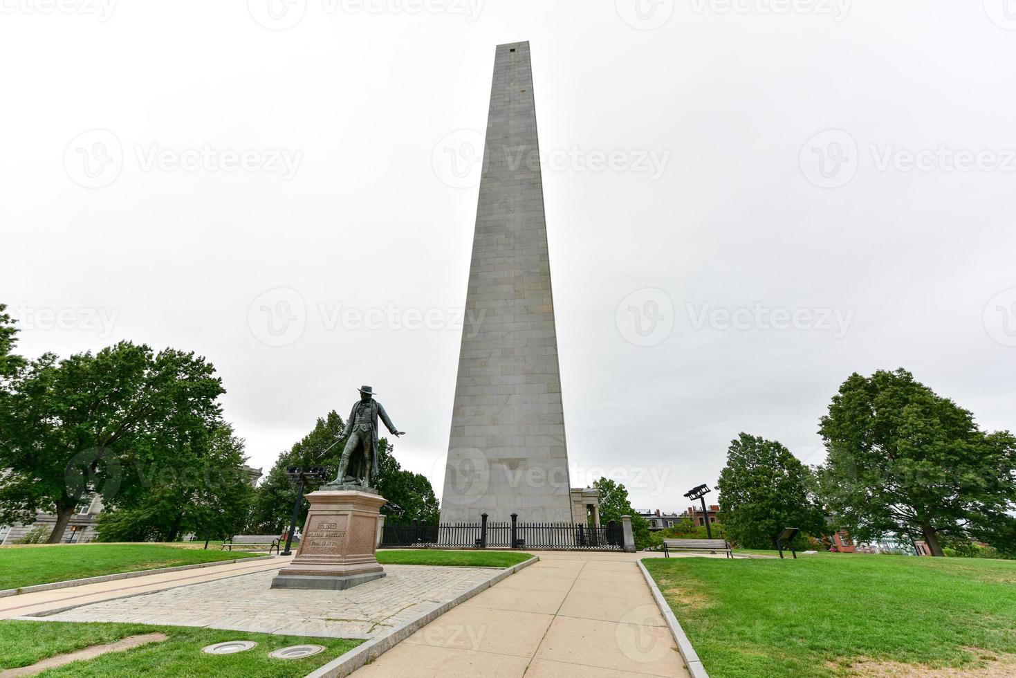 el monumento de bunker hill, en bunker hill, en charlestown, boston, massachusetts. foto