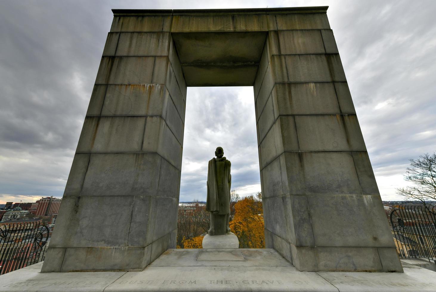 Prospect Terrace Park and the Roger Williams statue in Providence, Rhode Island, USA, 2022 photo