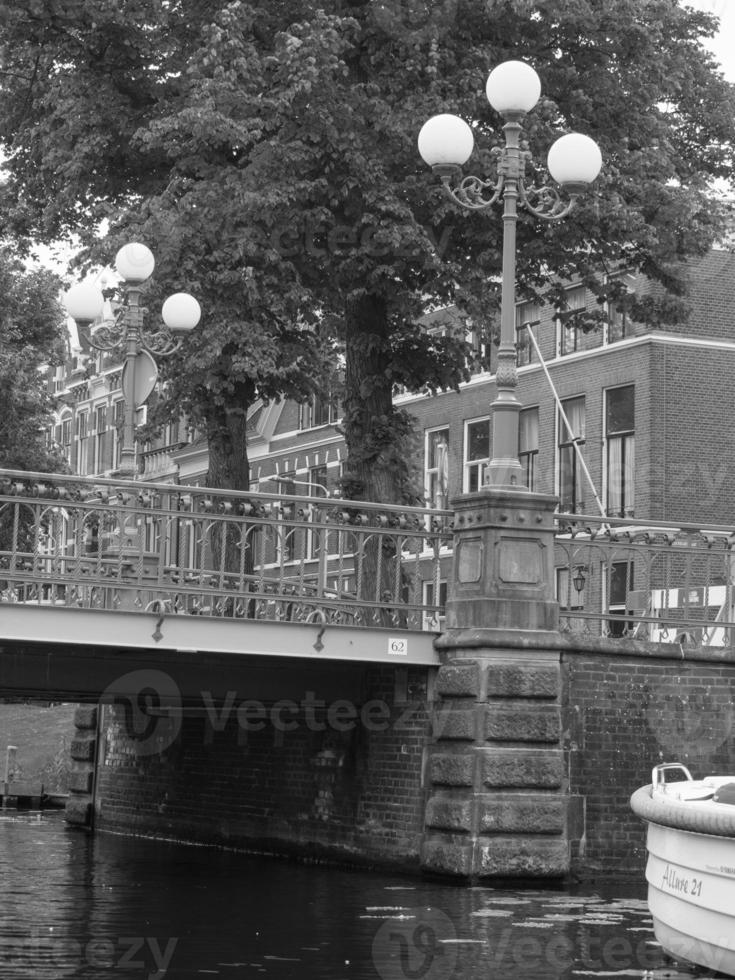 la ciudad holandesa de leiden foto