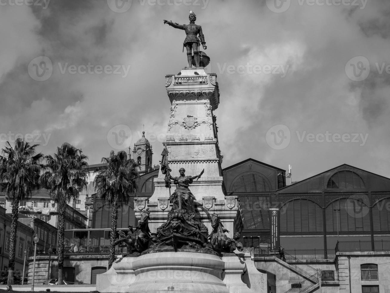 the cit of Porto at the douro river photo