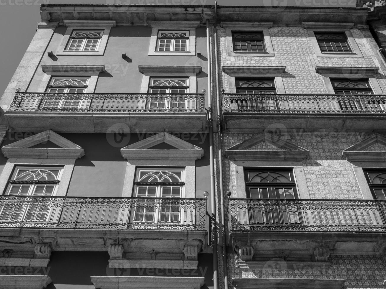 la ciudad de porto en el río douro foto