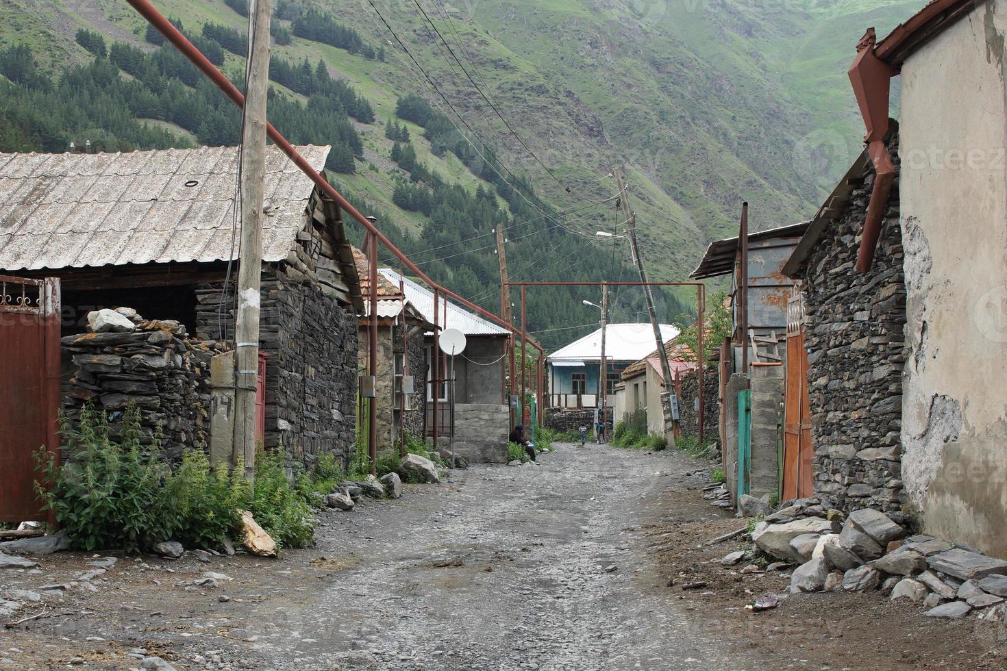 pueblo, montañas del cáucaso, georgia foto