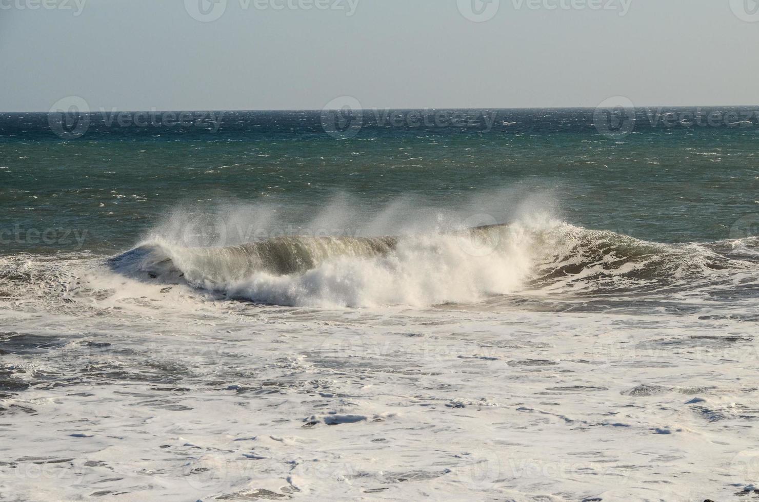 Huge sea waves photo