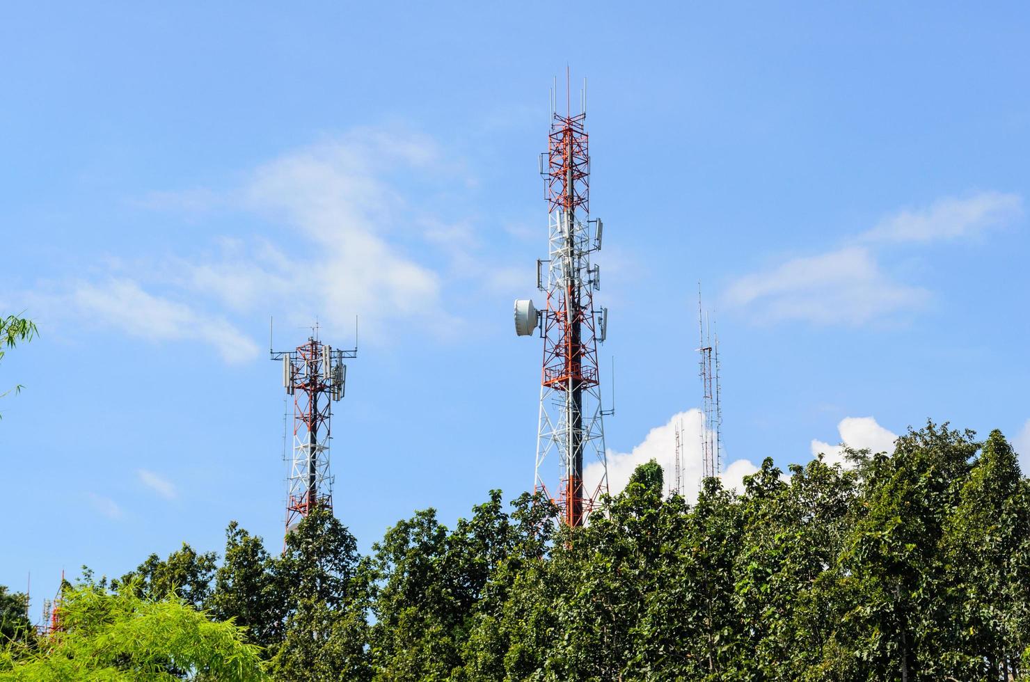 torre de comunicaciones multiplicidad foto