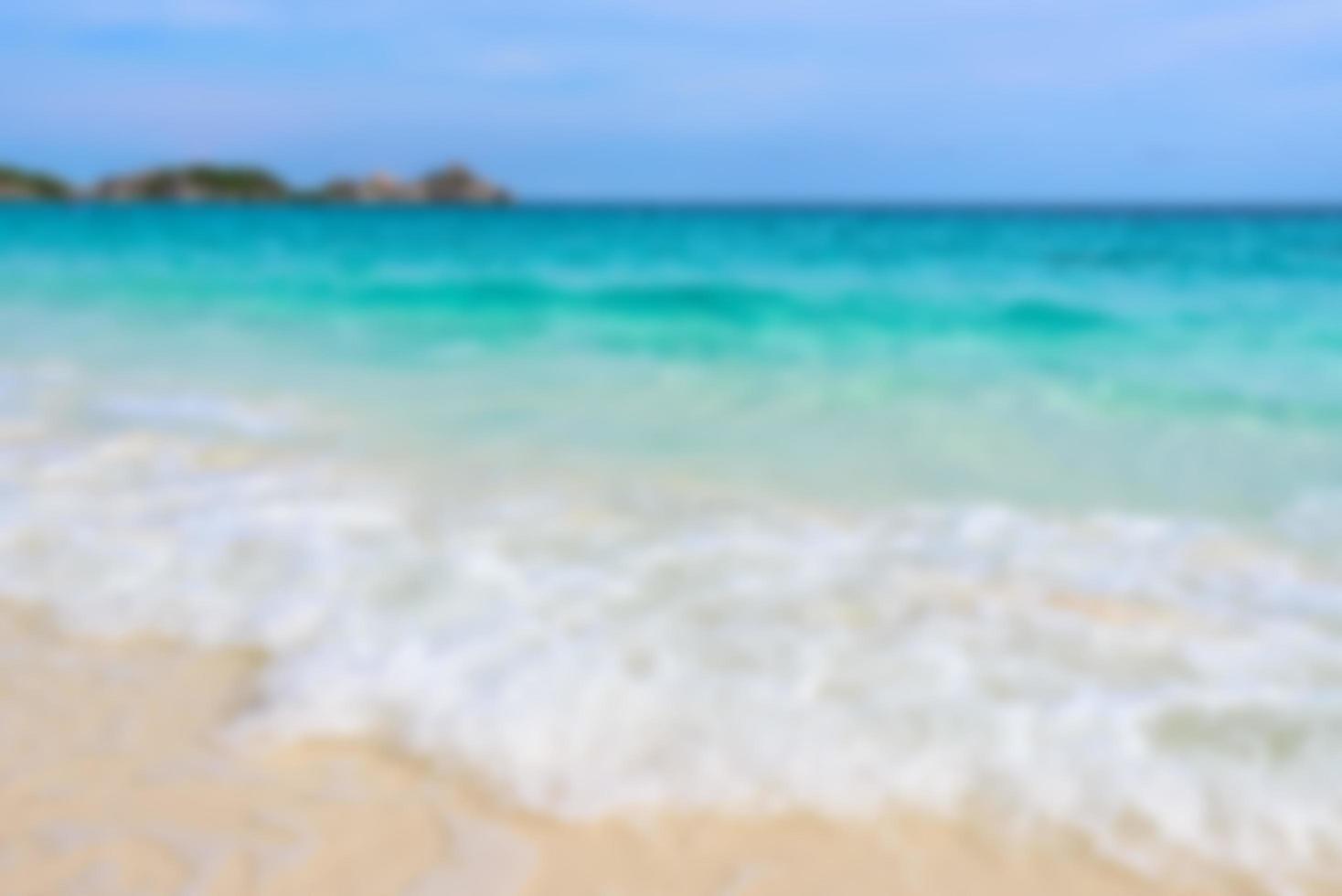 desenfoque de fondo mar y playa en tailandia foto