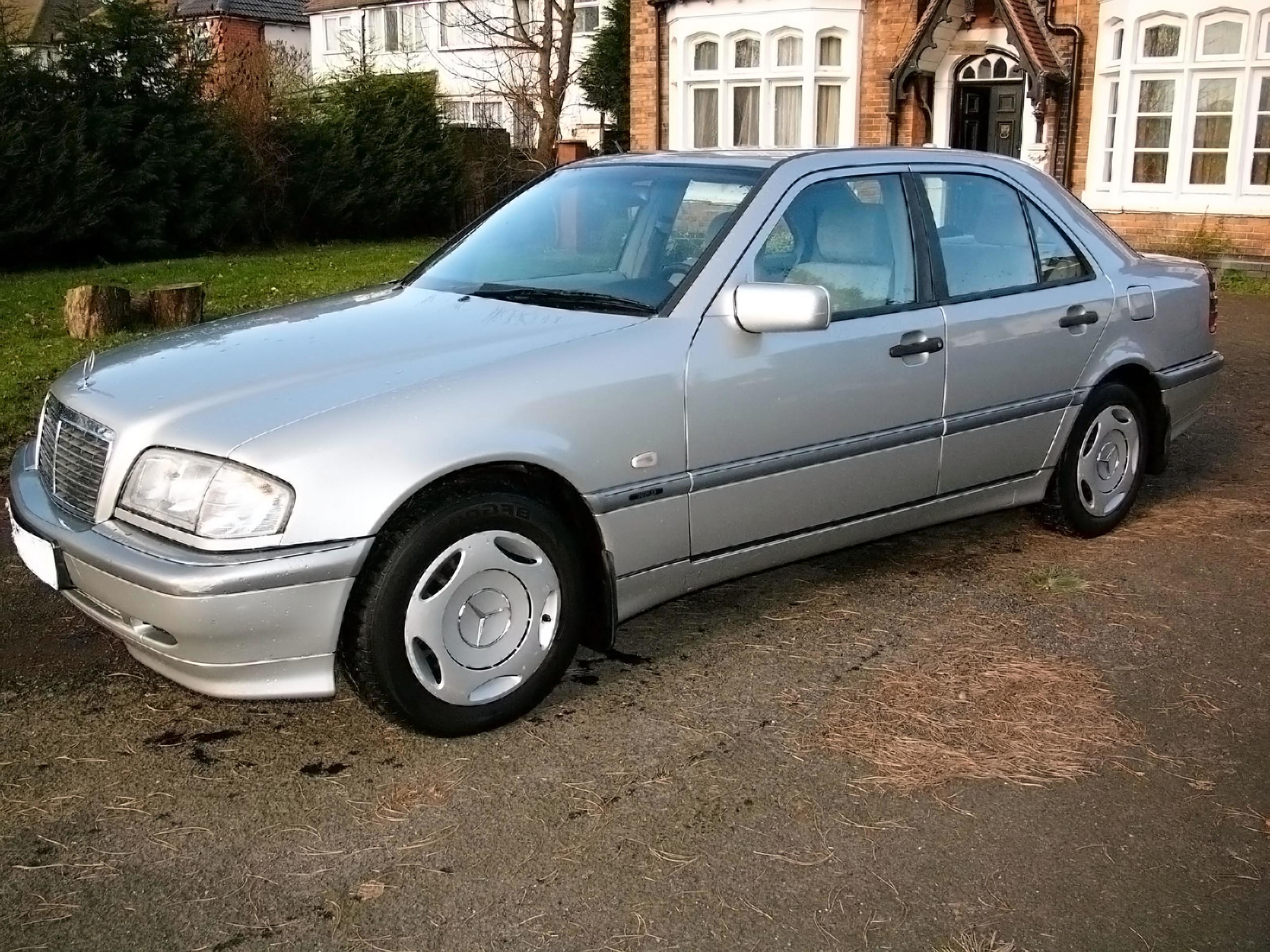 Birmingham, west midlands, United Kingdom, January 2nd 2009, Classic cars  Mercedes Benz C180 W202 16741287 Stock Photo at Vecteezy