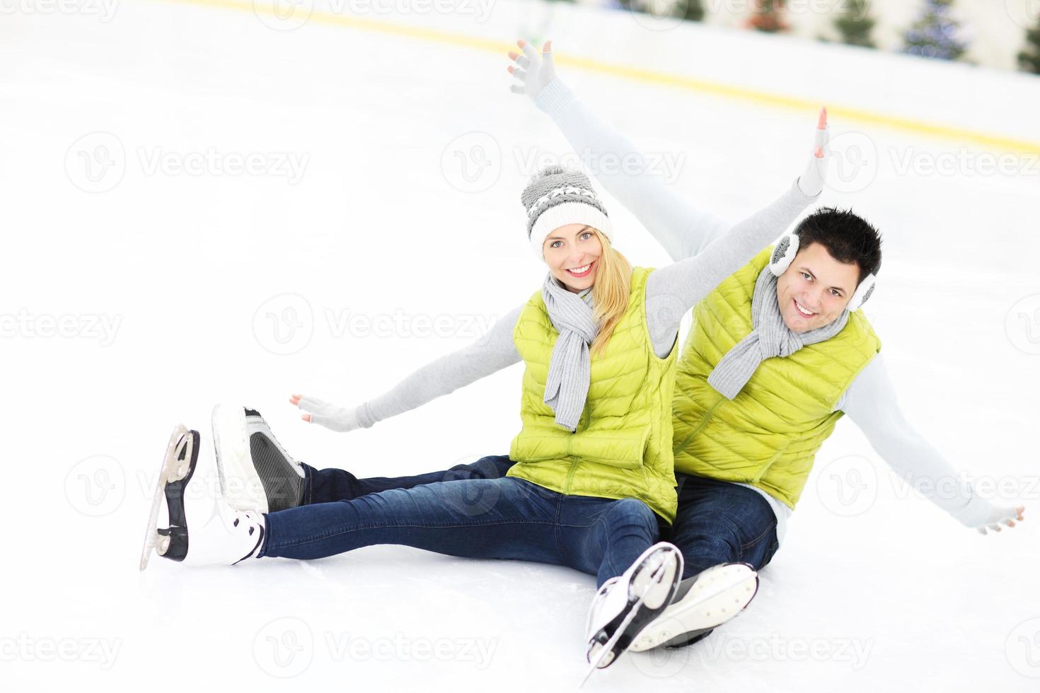 pareja con patines de hielo foto