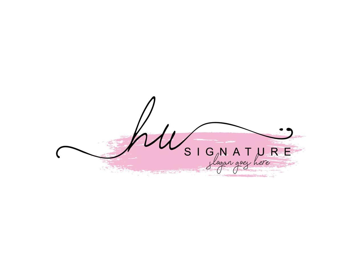 monograma de belleza hu inicial y diseño de logotipo elegante, logotipo de escritura a mano de firma inicial, boda, moda, floral y botánica con plantilla creativa. vector