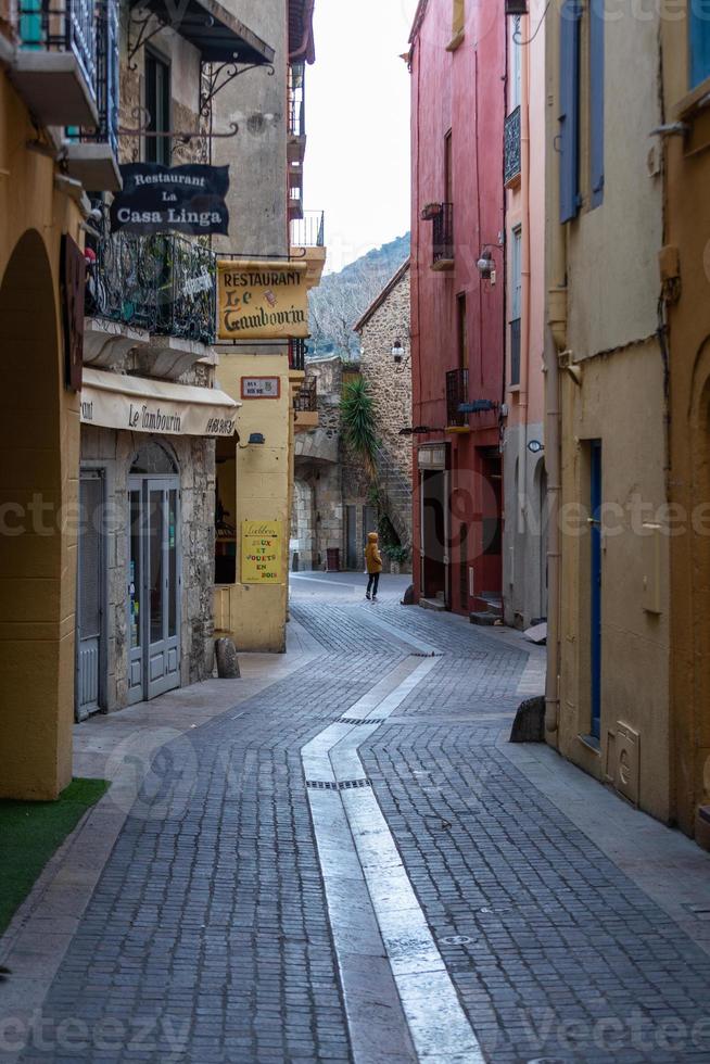 vistas desde un pequeño pueblo en el sur de francia foto