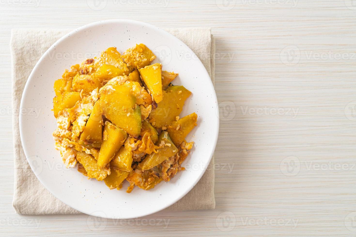 Stir Fried Pumpkin with Egg 16788387 Stock Photo at Vecteezy