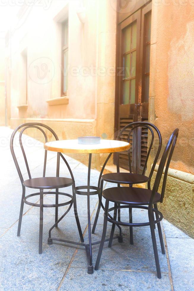 Capaces de un café en la ciudad vieja de España foto