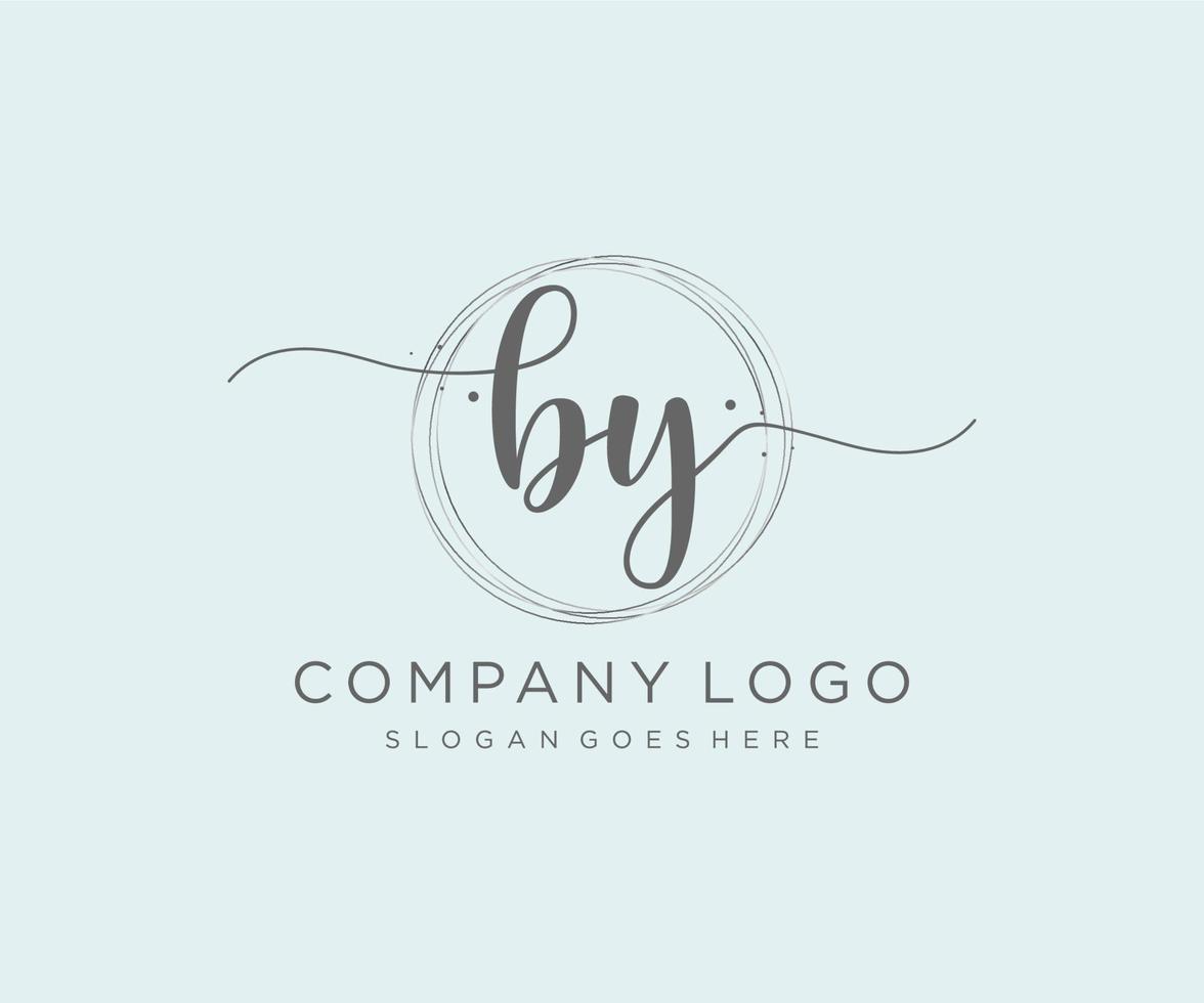 inicial por logo femenino. utilizable para logotipos de naturaleza, salón, spa, cosmética y belleza. elemento de plantilla de diseño de logotipo de vector plano.