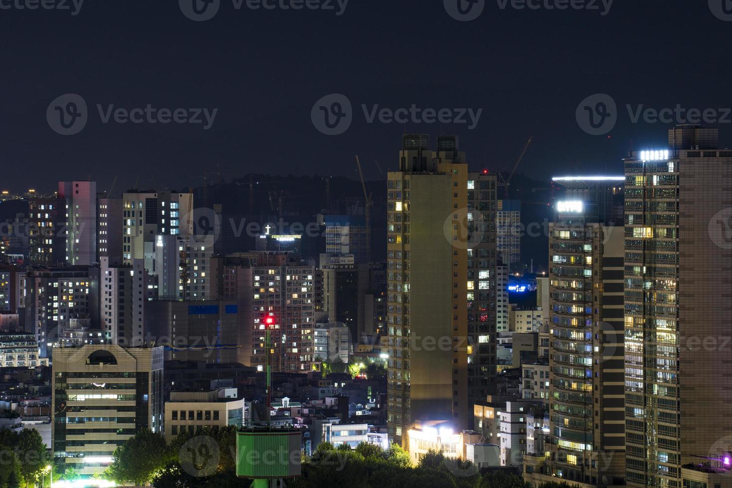 vista nocturna alrededor de seúl, corea foto