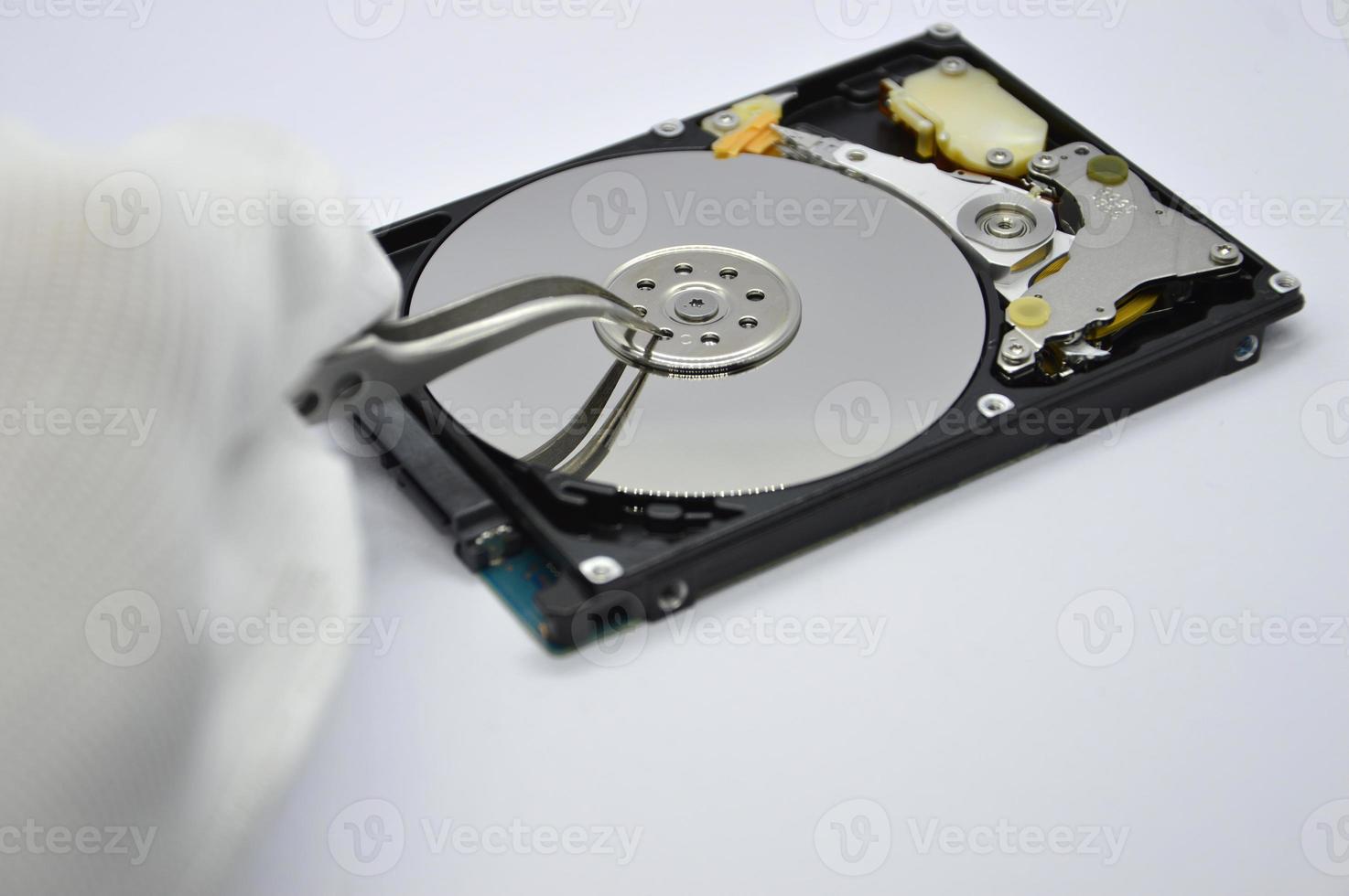 2.5-inch spinning disk type hard drive images are still commonly used today. photo